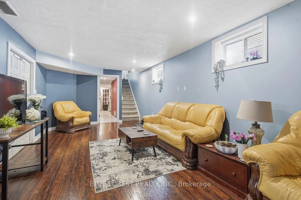 Photo 31 of 1408 Devos Drive, London, North C — HOMEH