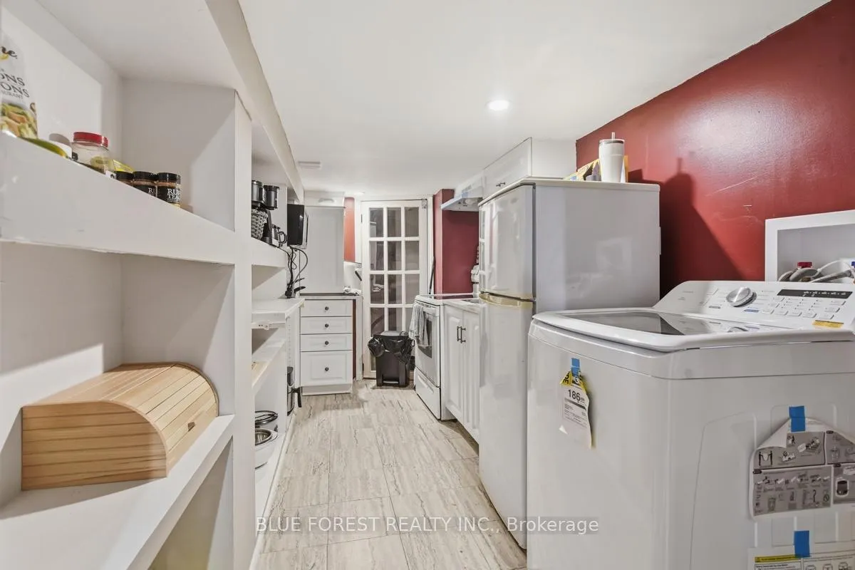 Photo 32 of 1408 Devos Drive, London, North C — HOMEH