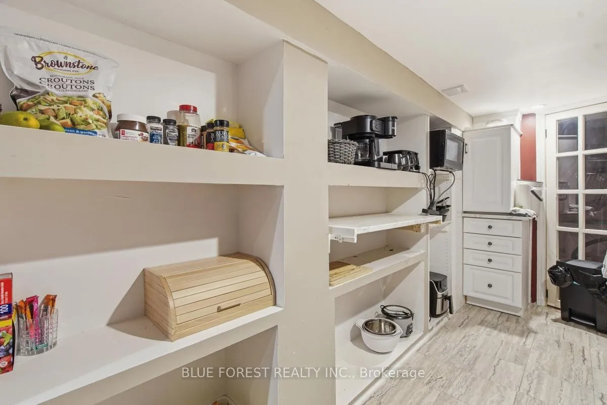Photo 33 of 1408 Devos Drive, London, North C — HOMEH