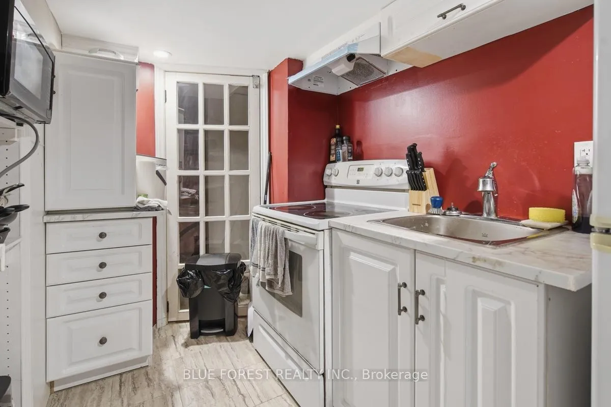Photo 34 of 1408 Devos Drive, London, North C — HOMEH