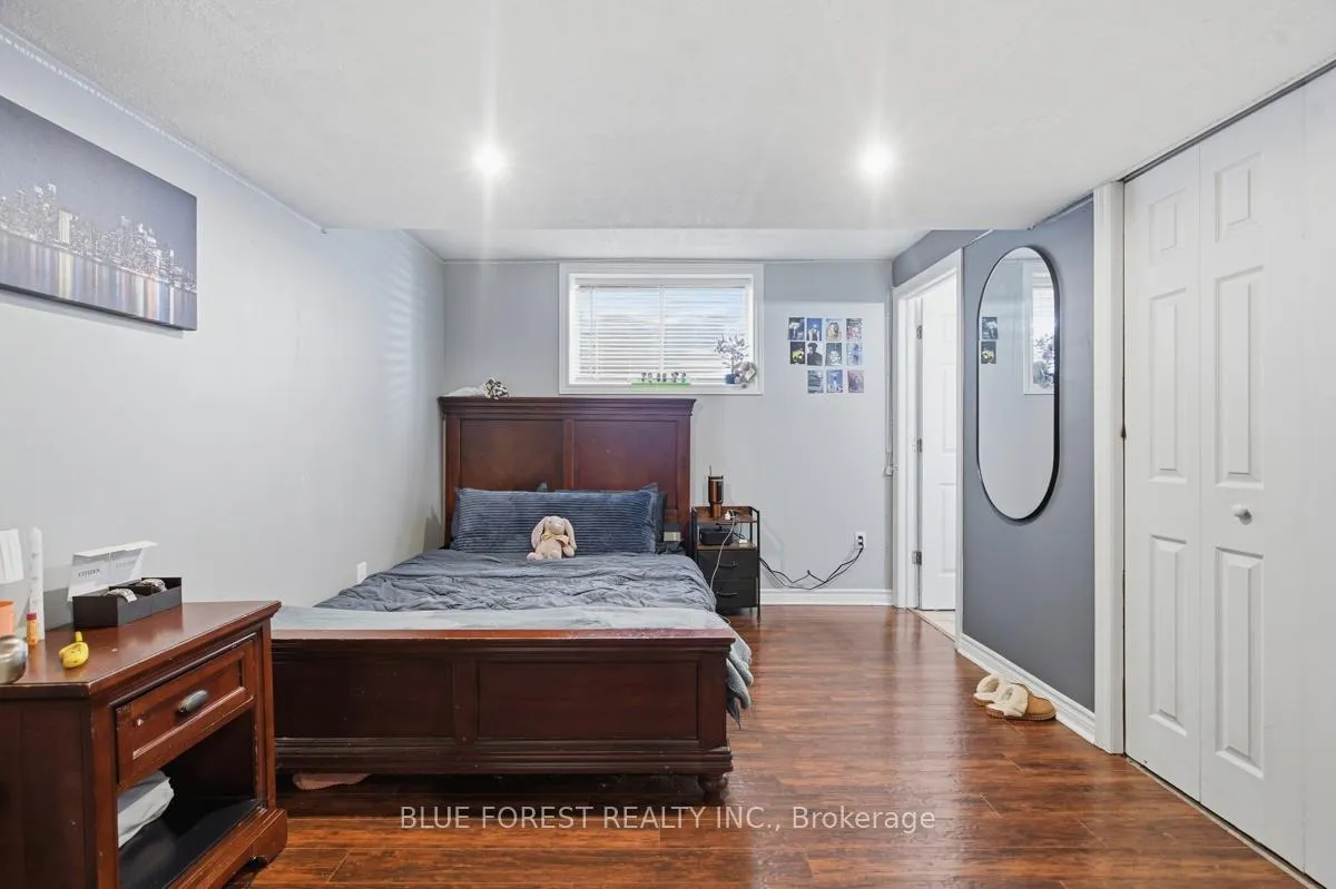 Photo 36 of 1408 Devos Drive, London, North C — HOMEH