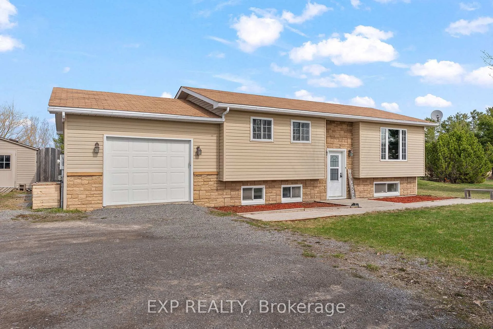 Photo 1 of 1629 White Lake Road, McNab/Braeside, Mcnab/Braeside Twps — HOMEH
