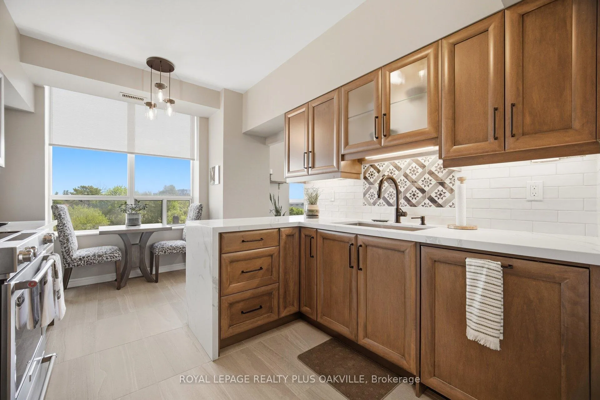Photo 9 of Unit 1513, 100 Burloak Drive, Burlington, Appleby — HOMEH