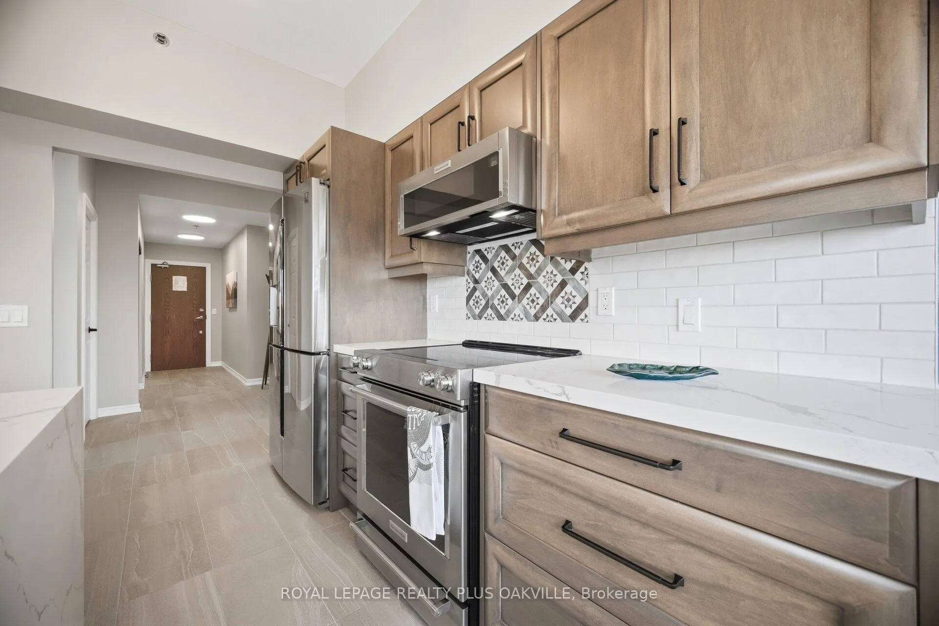 Photo 11 of Unit 1513, 100 Burloak Drive, Burlington, Appleby — HOMEH