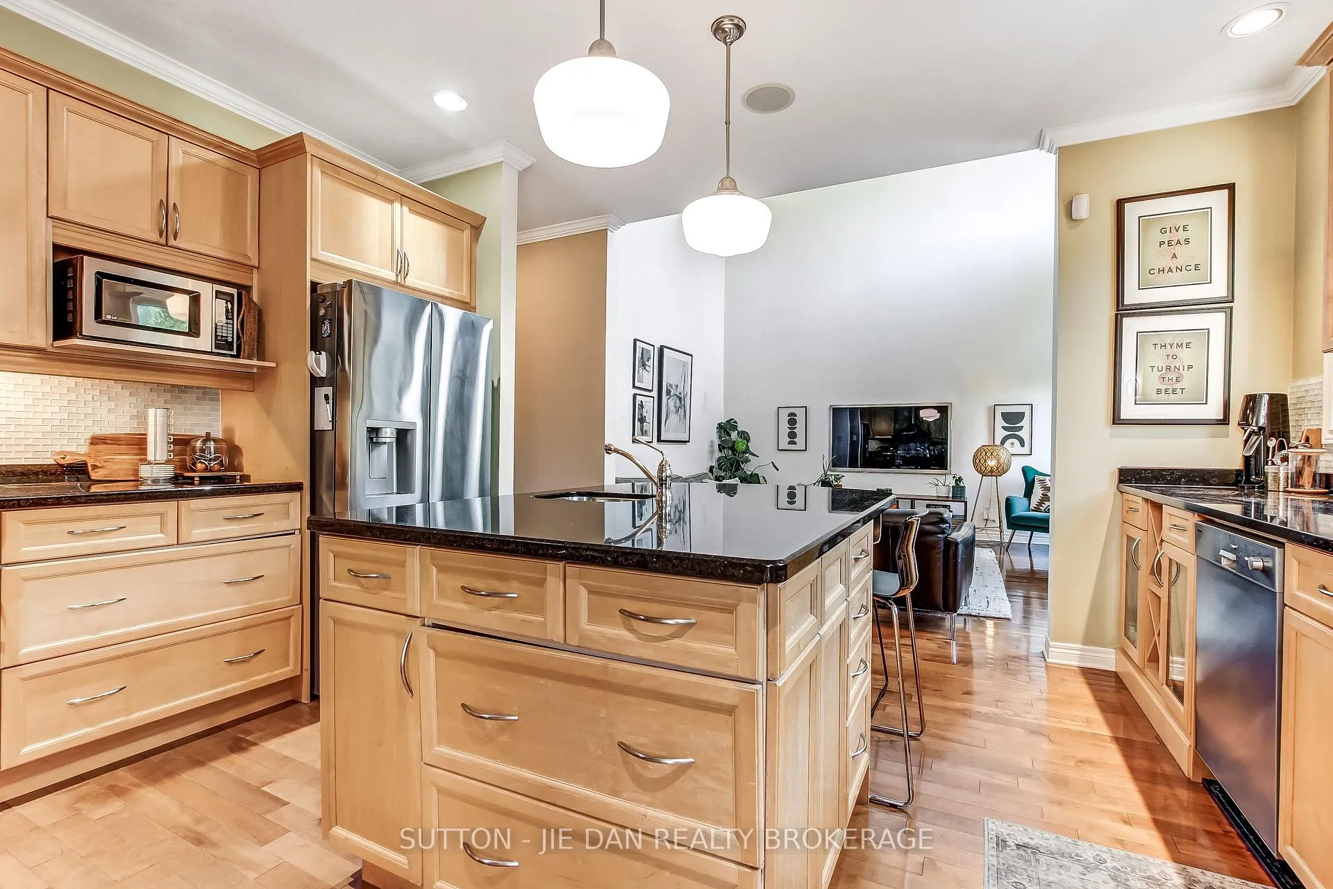Photo 7 of 369 Kingbird Court, London, North B — HOMEH