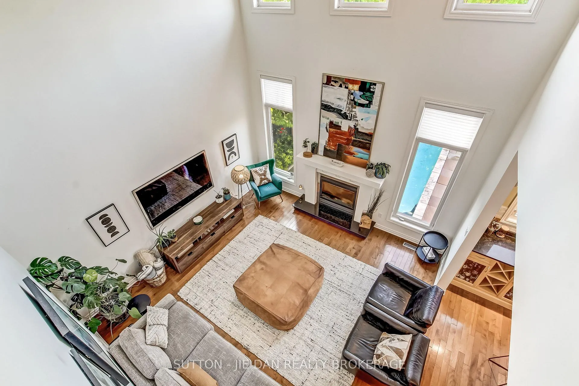 Photo 13 of 369 Kingbird Court, London, North B — HOMEH