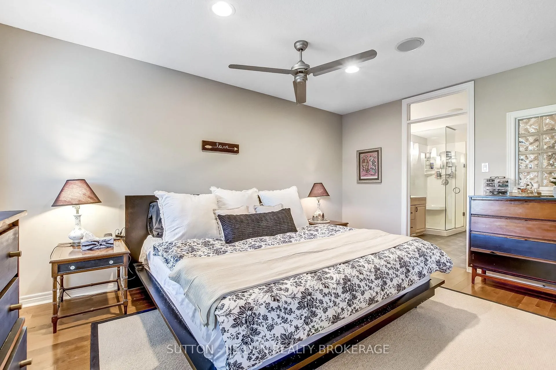 Photo 16 of 369 Kingbird Court, London, North B — HOMEH
