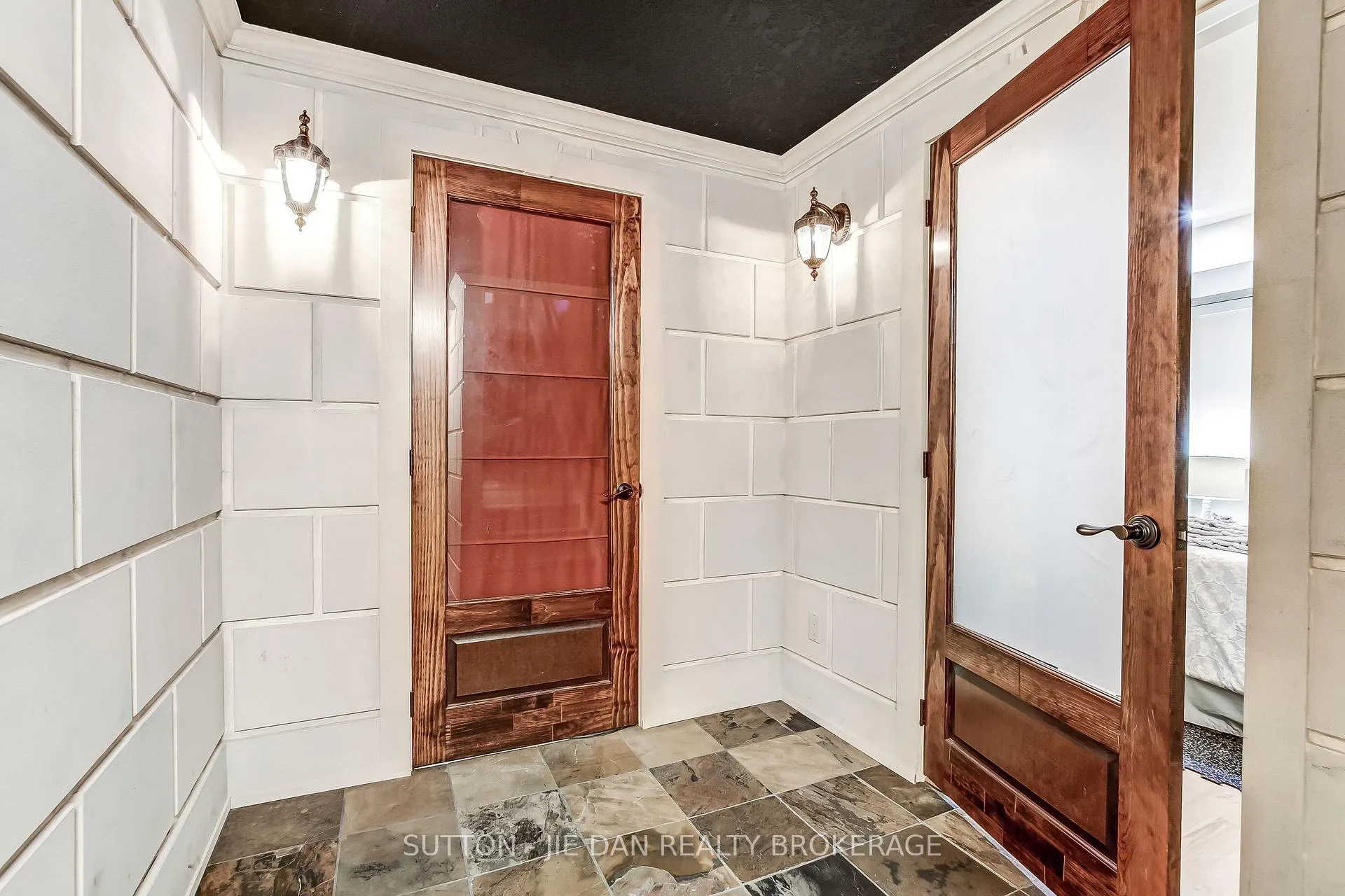 Photo 25 of 369 Kingbird Court, London, North B — HOMEH
