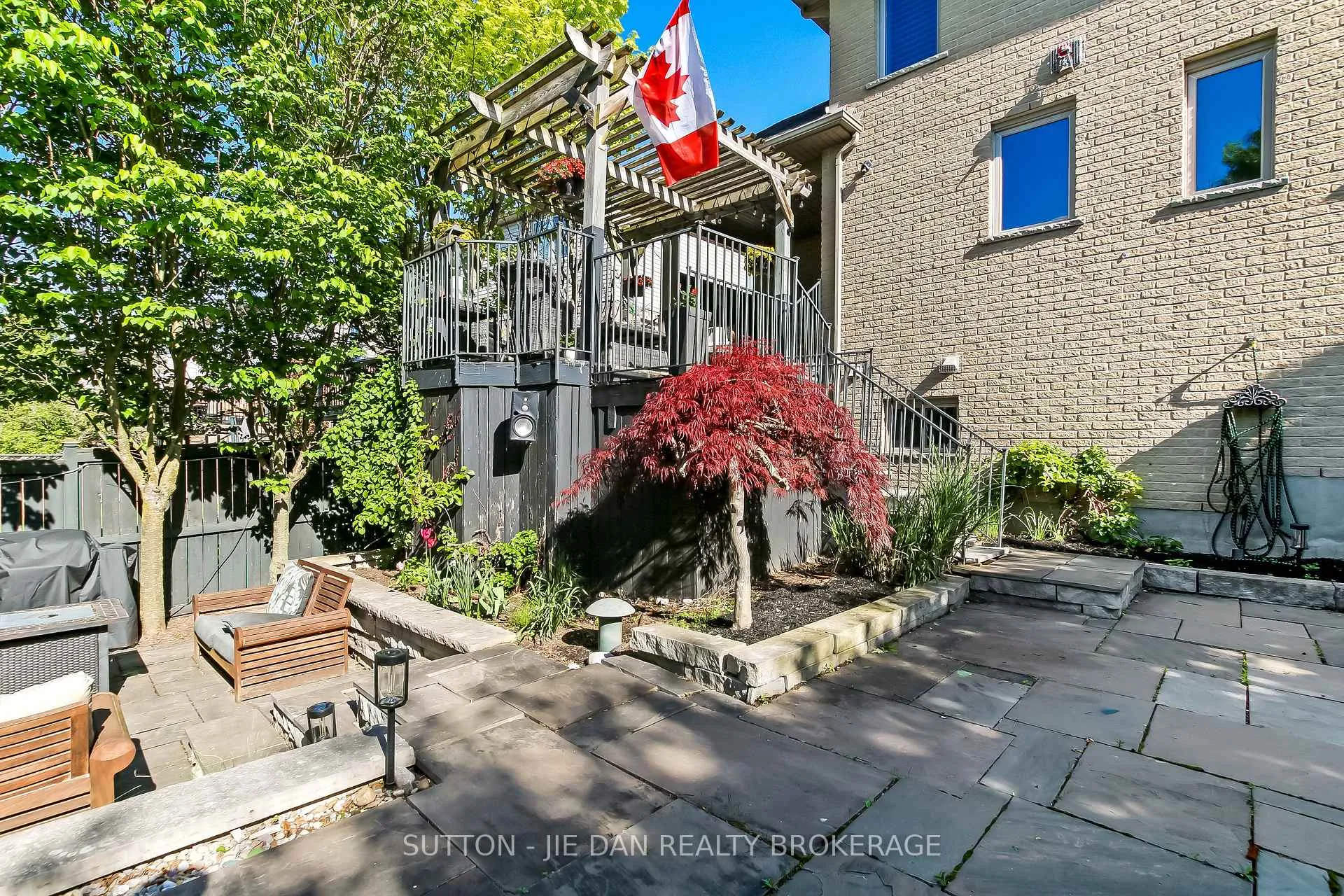 Photo 38 of 369 Kingbird Court, London, North B — HOMEH