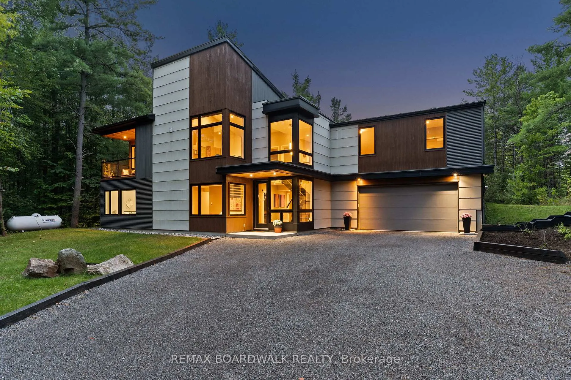 Photo 2 of 108 Edith Margaret Place, Ottawa, Huntley Ward (North East) — HOMEH