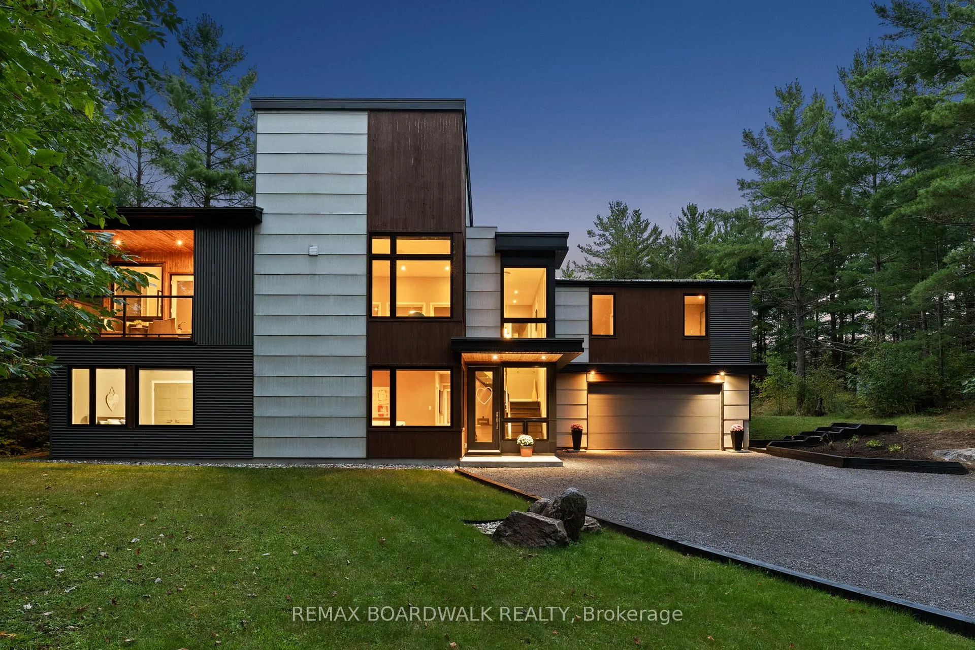 Photo 3 of 108 Edith Margaret Place, Ottawa, Huntley Ward (North East) — HOMEH