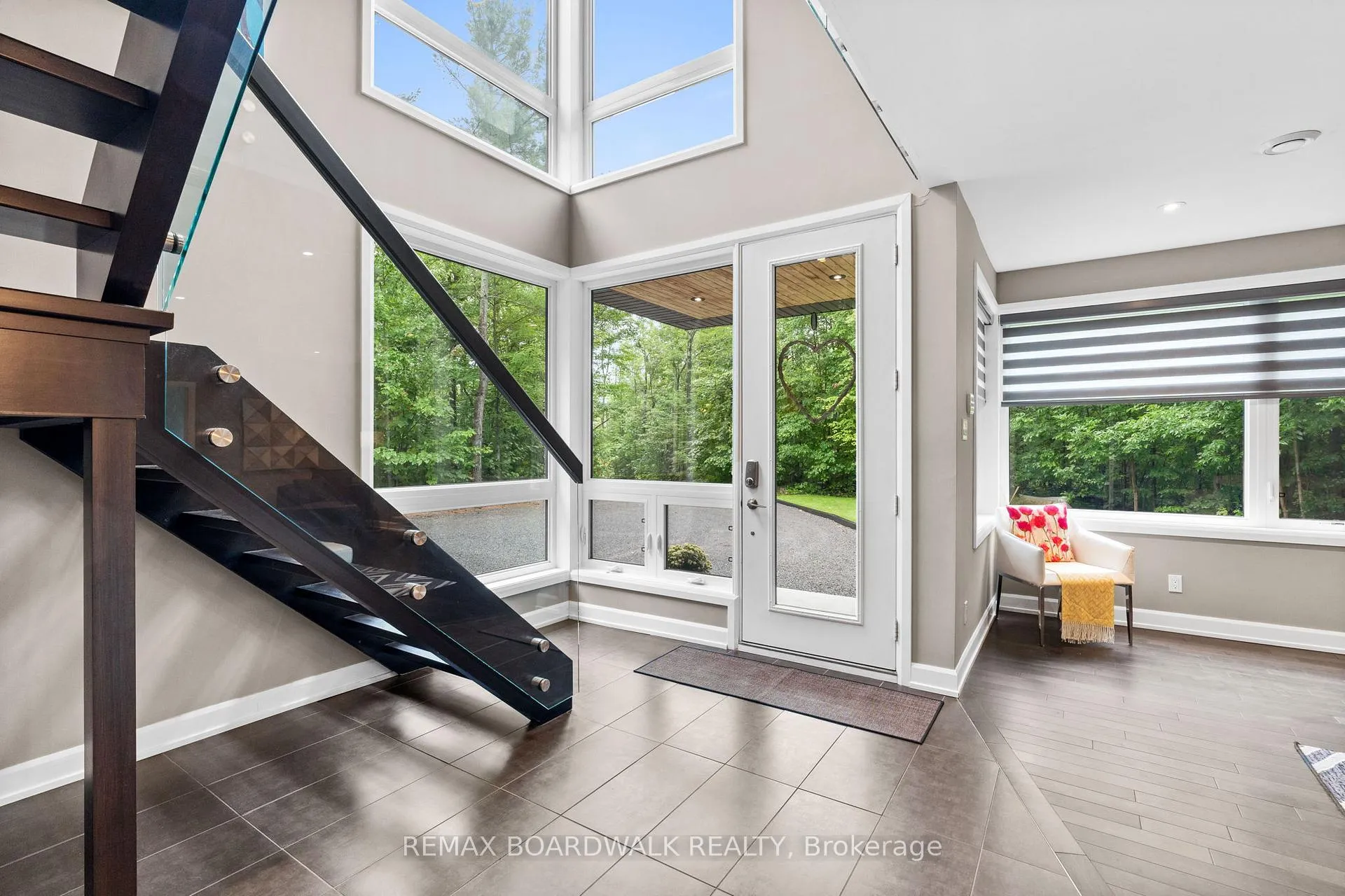 Photo 5 of 108 Edith Margaret Place, Ottawa, Huntley Ward (North East) — HOMEH