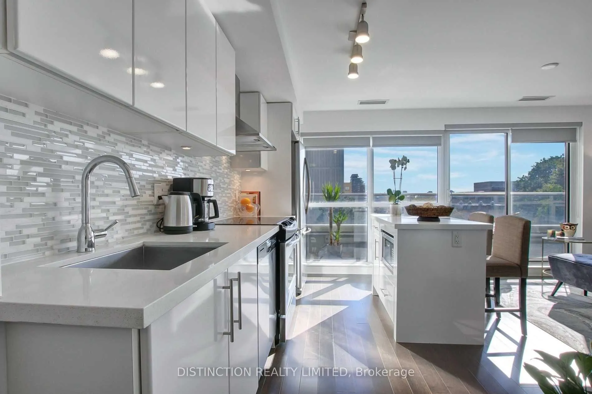 Photo 2 of Unit 414, 58 Orchard View Boulevard, Toronto, Yonge-Eglinton — HOMEH