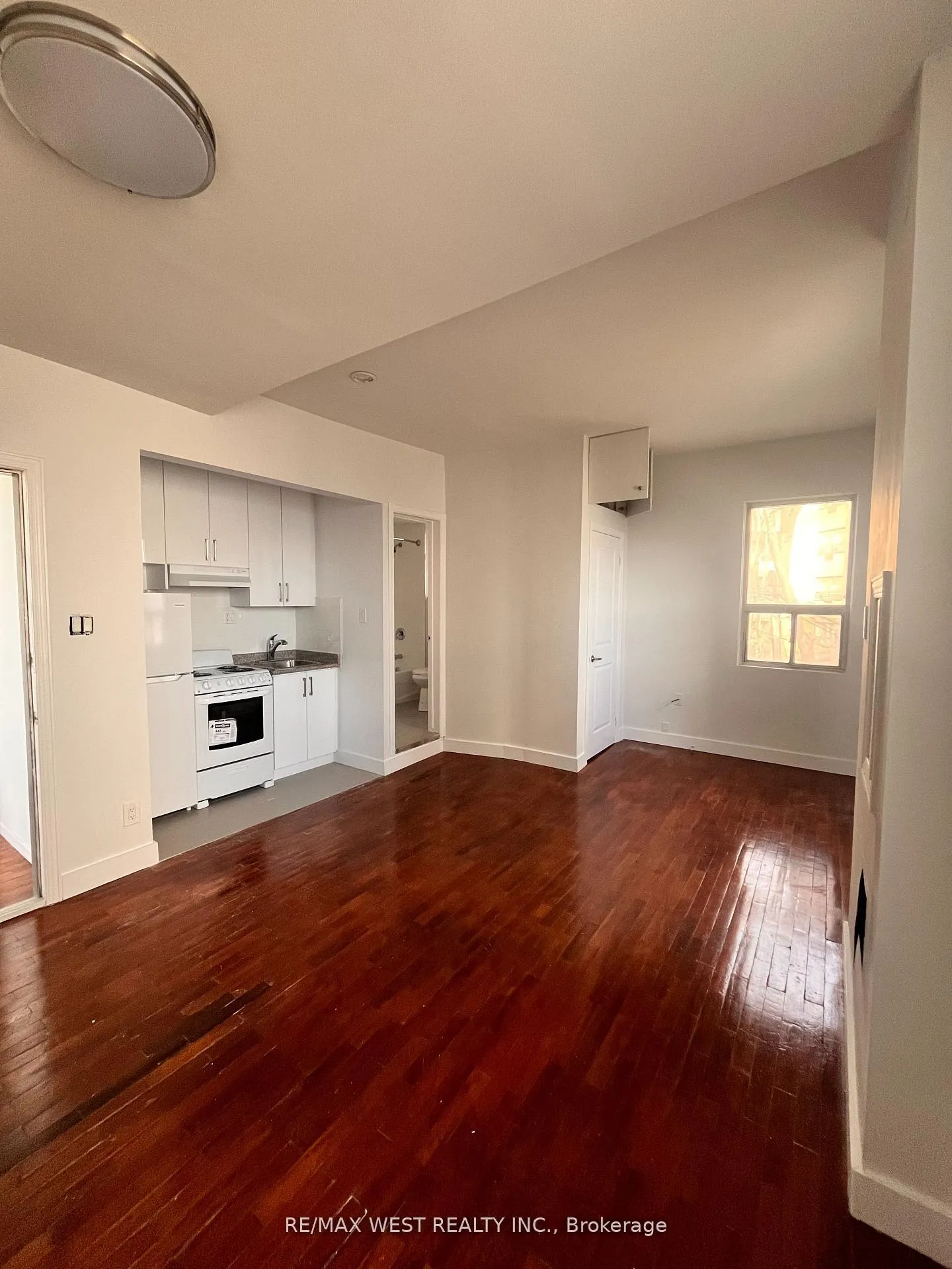 Photo 4 of Unit 3, 96 Springhurst Avenue, Toronto, South Parkdale — HOMEH