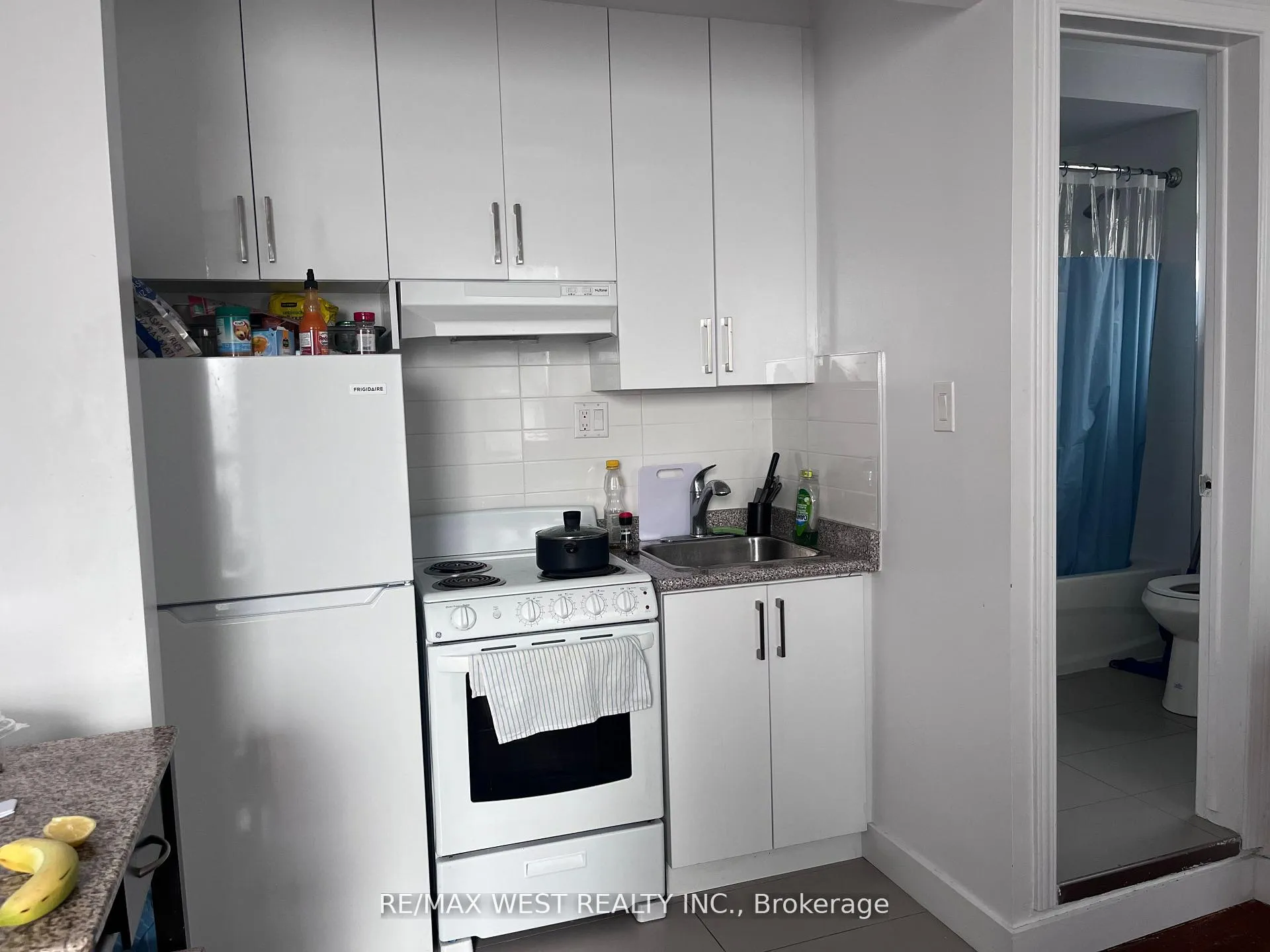 Photo 6 of Unit 3, 96 Springhurst Avenue, Toronto, South Parkdale — HOMEH