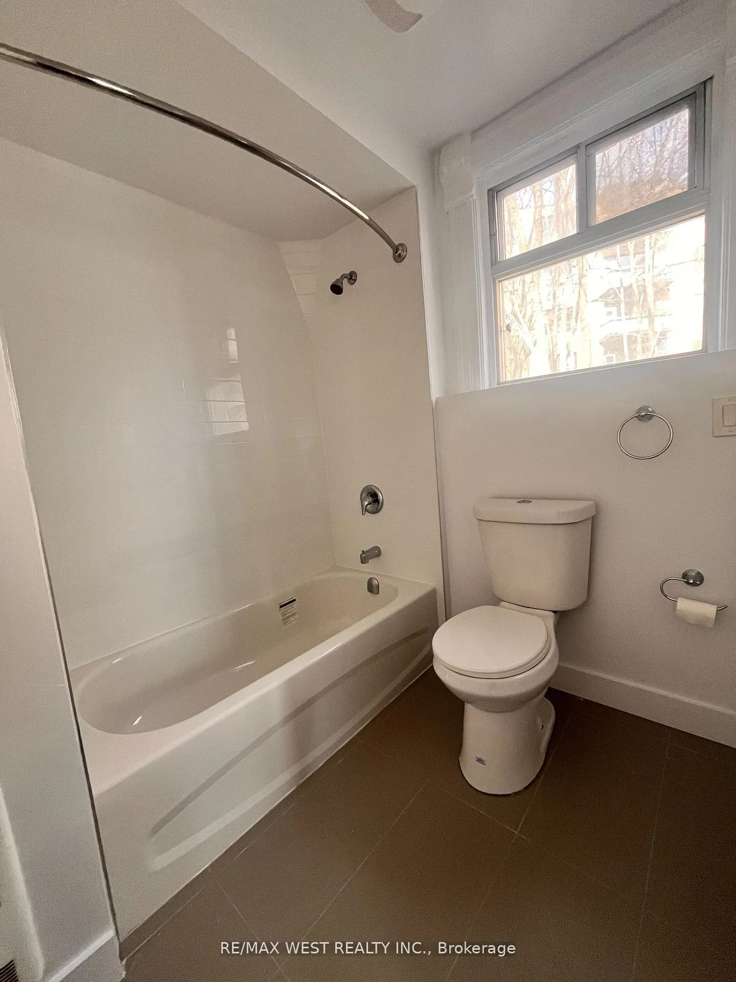 Photo 10 of Unit 3, 96 Springhurst Avenue, Toronto, South Parkdale — HOMEH