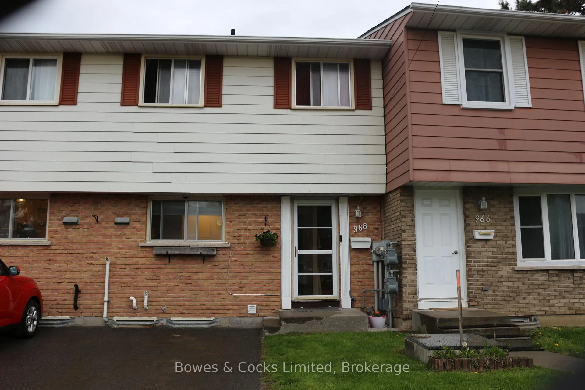 Photo 1 of 968 Oakview Avenue, Kingston, South of Taylor-Kidd Blvd — HOMEH