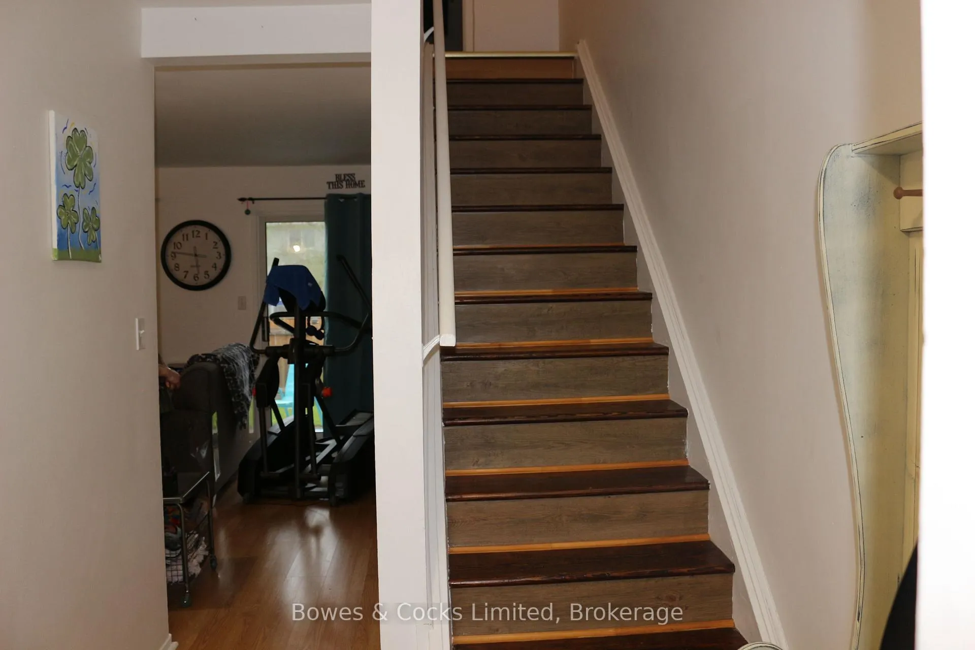 Photo 13 of 968 Oakview Avenue, Kingston, South of Taylor-Kidd Blvd — HOMEH