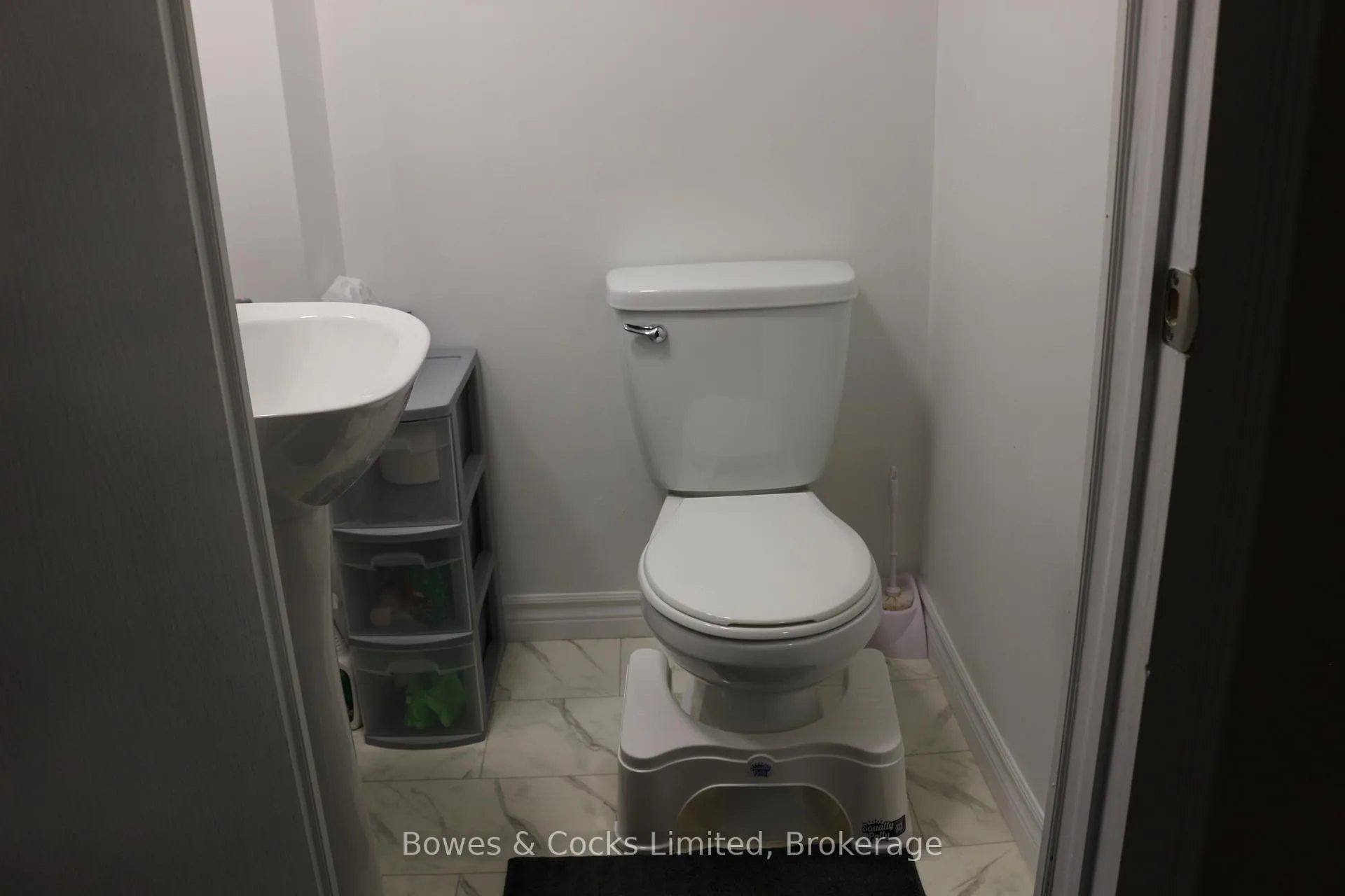 Photo 33 of 968 Oakview Avenue, Kingston, South of Taylor-Kidd Blvd — HOMEH