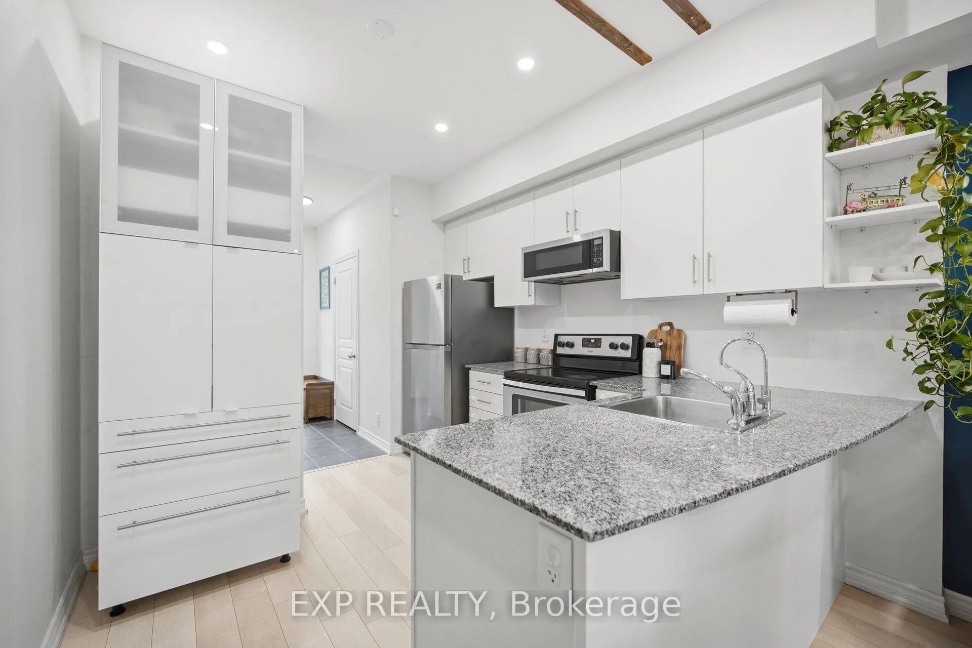 Photo 7 of Unit 2, 110 Caledonia Park Road, Toronto, Corso Italia-Davenport — HOMEH