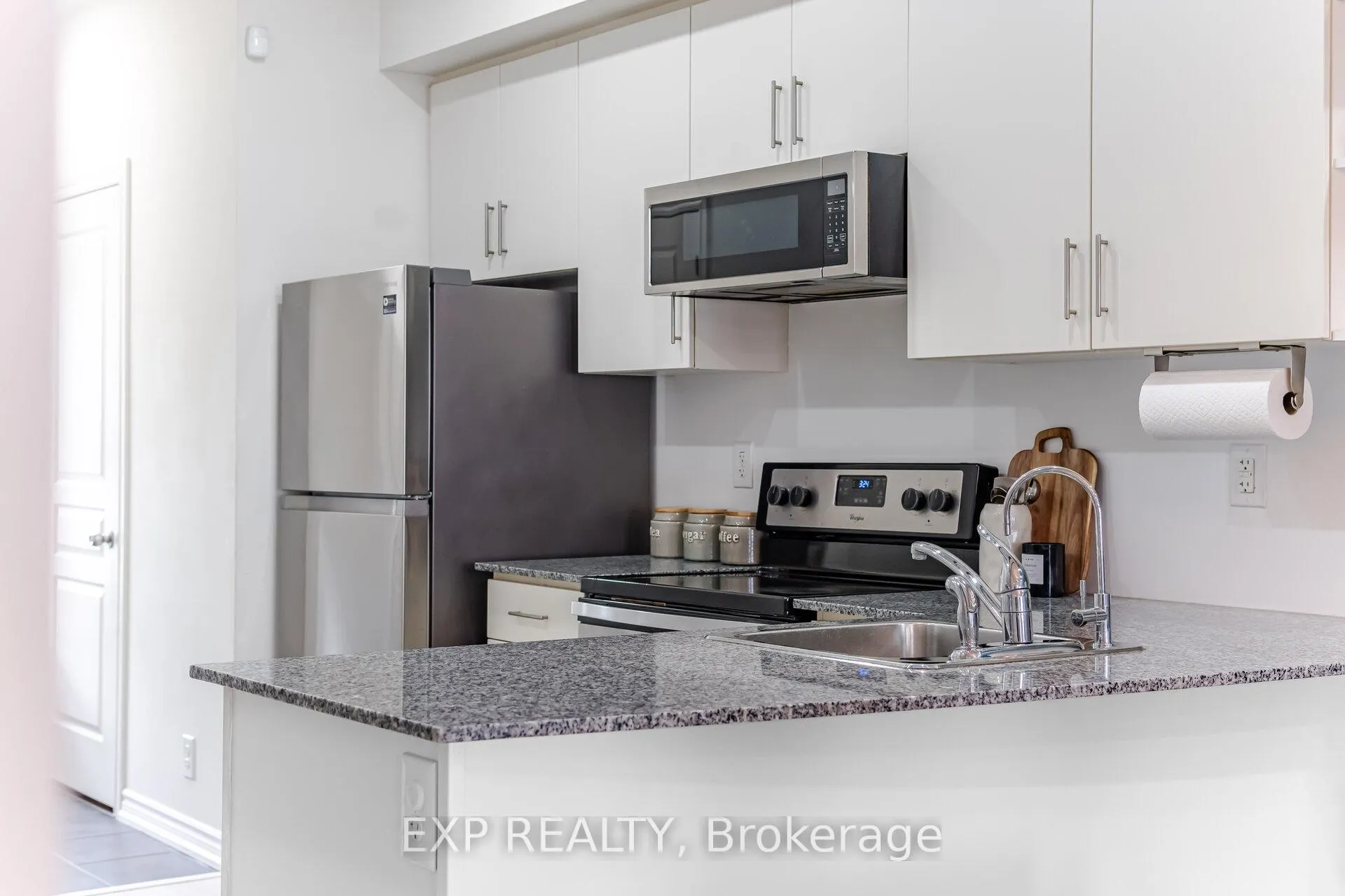 Photo 8 of Unit 2, 110 Caledonia Park Road, Toronto, Corso Italia-Davenport — HOMEH