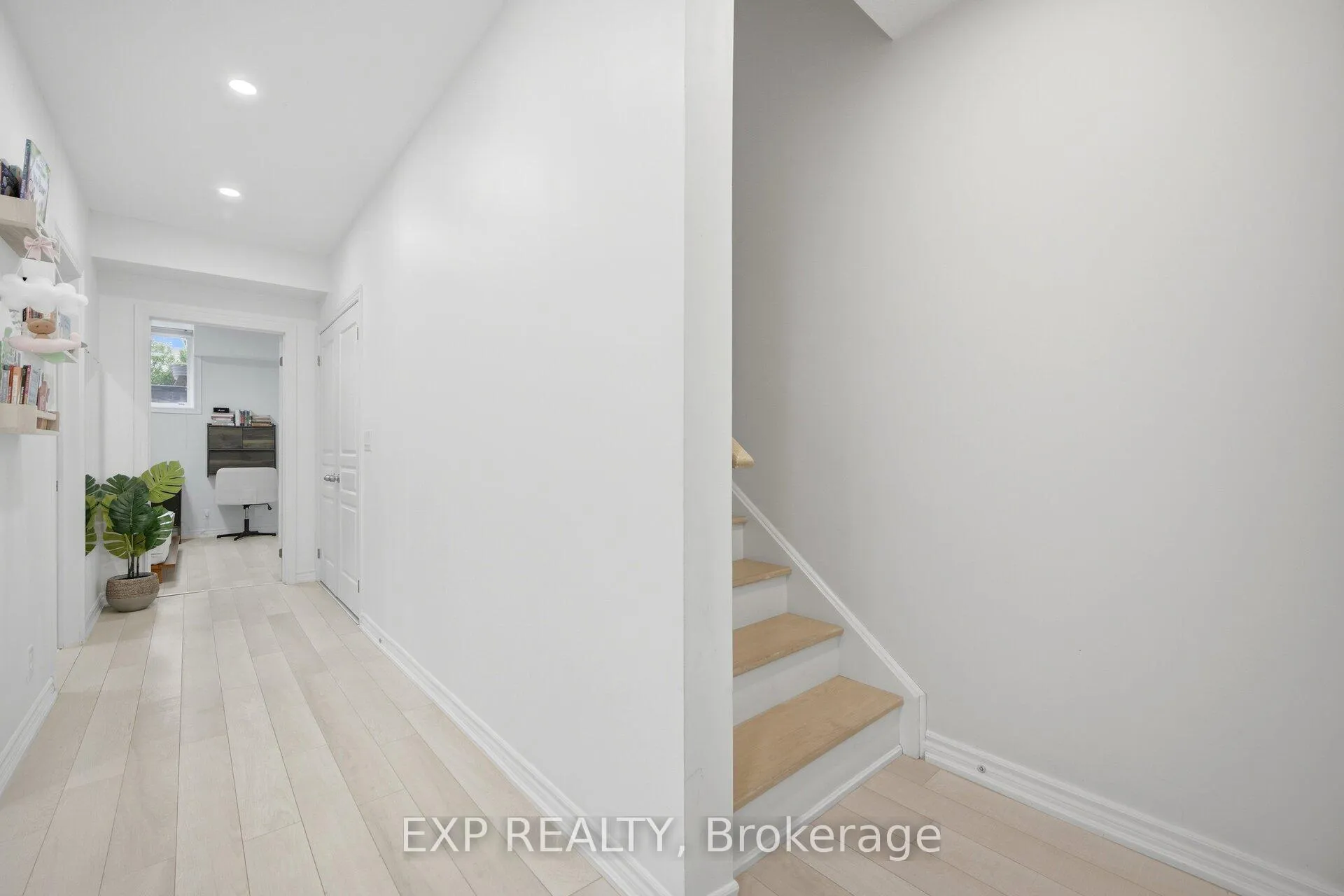 Photo 20 of Unit 2, 110 Caledonia Park Road, Toronto, Corso Italia-Davenport — HOMEH