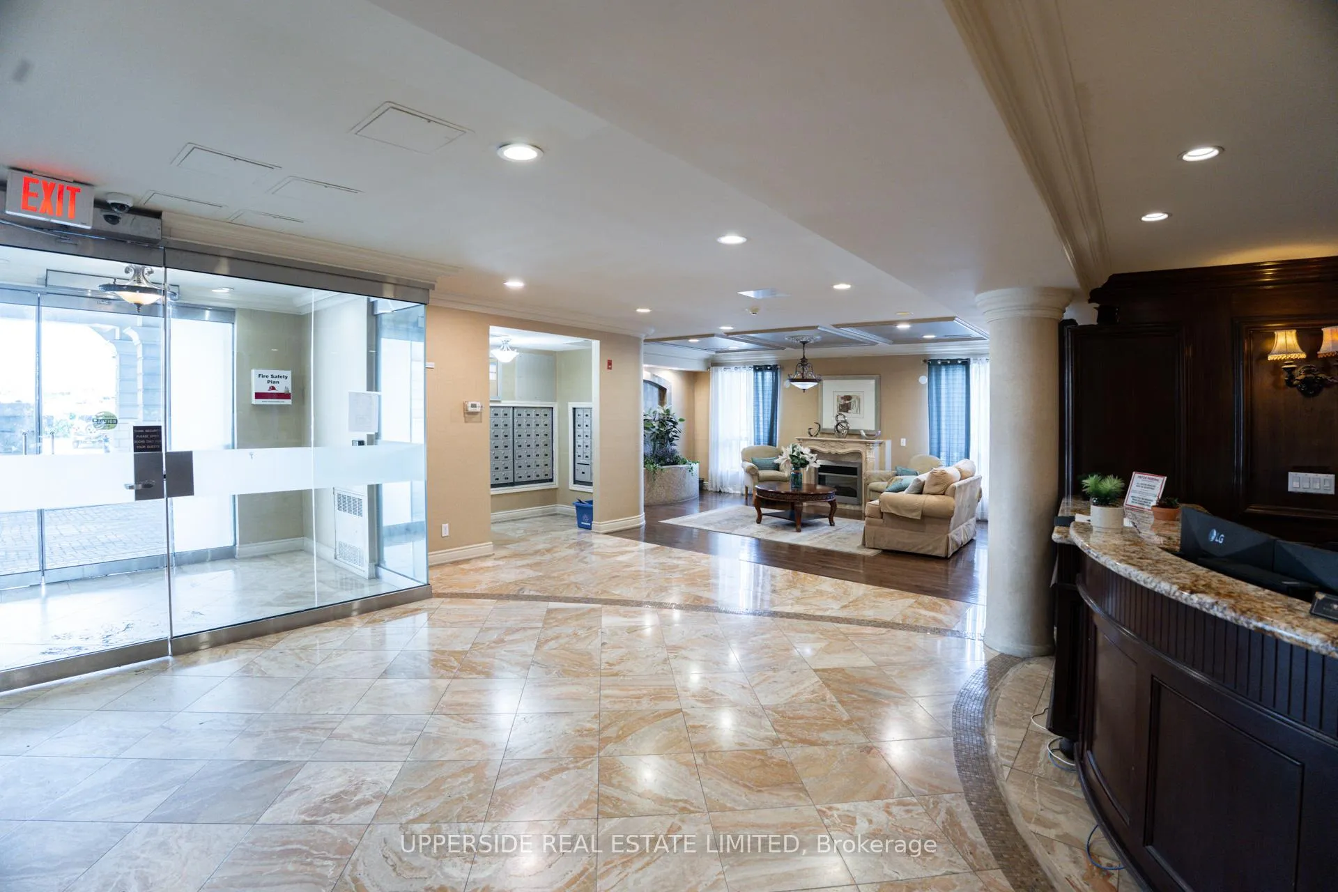 Photo 2 of Unit 405, 1 Maison Parc Court, Vaughan, Lakeview Estates — HOMEH