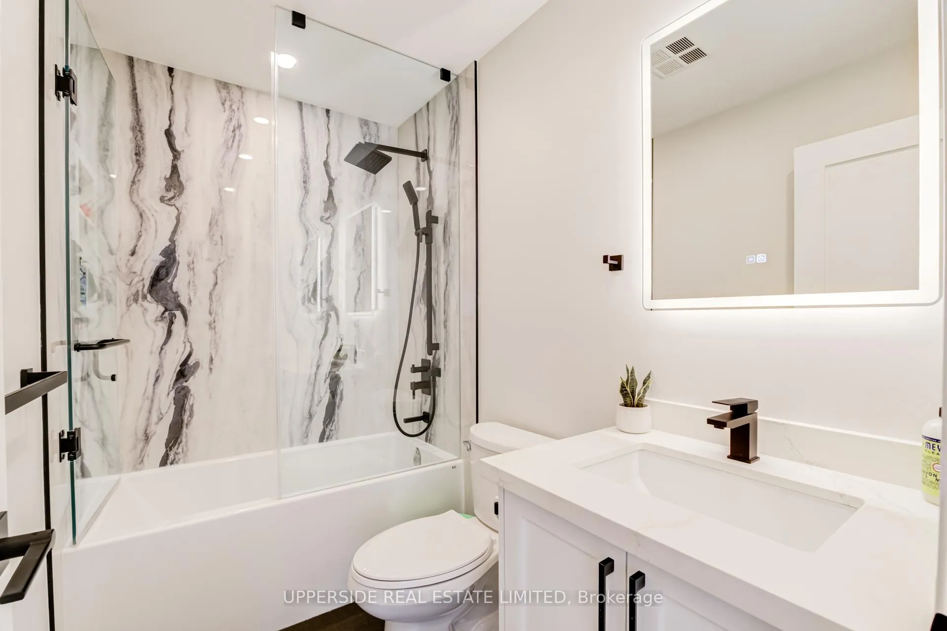 Photo 24 of Unit 405, 1 Maison Parc Court, Vaughan, Lakeview Estates — HOMEH