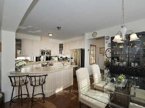 Photo 10 of 412 Creek Path Avenue, Oakville, Bronte — HOMEH