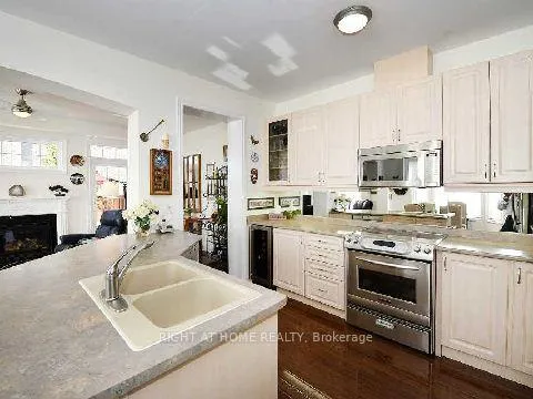 Photo 12 of 412 Creek Path Avenue, Oakville, Bronte — HOMEH