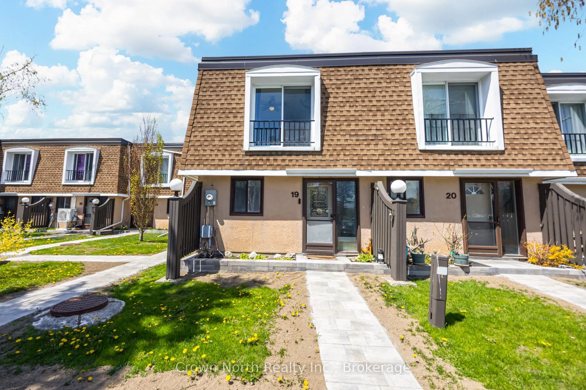 Front of Unit 19, 2 Paradise Boulevard