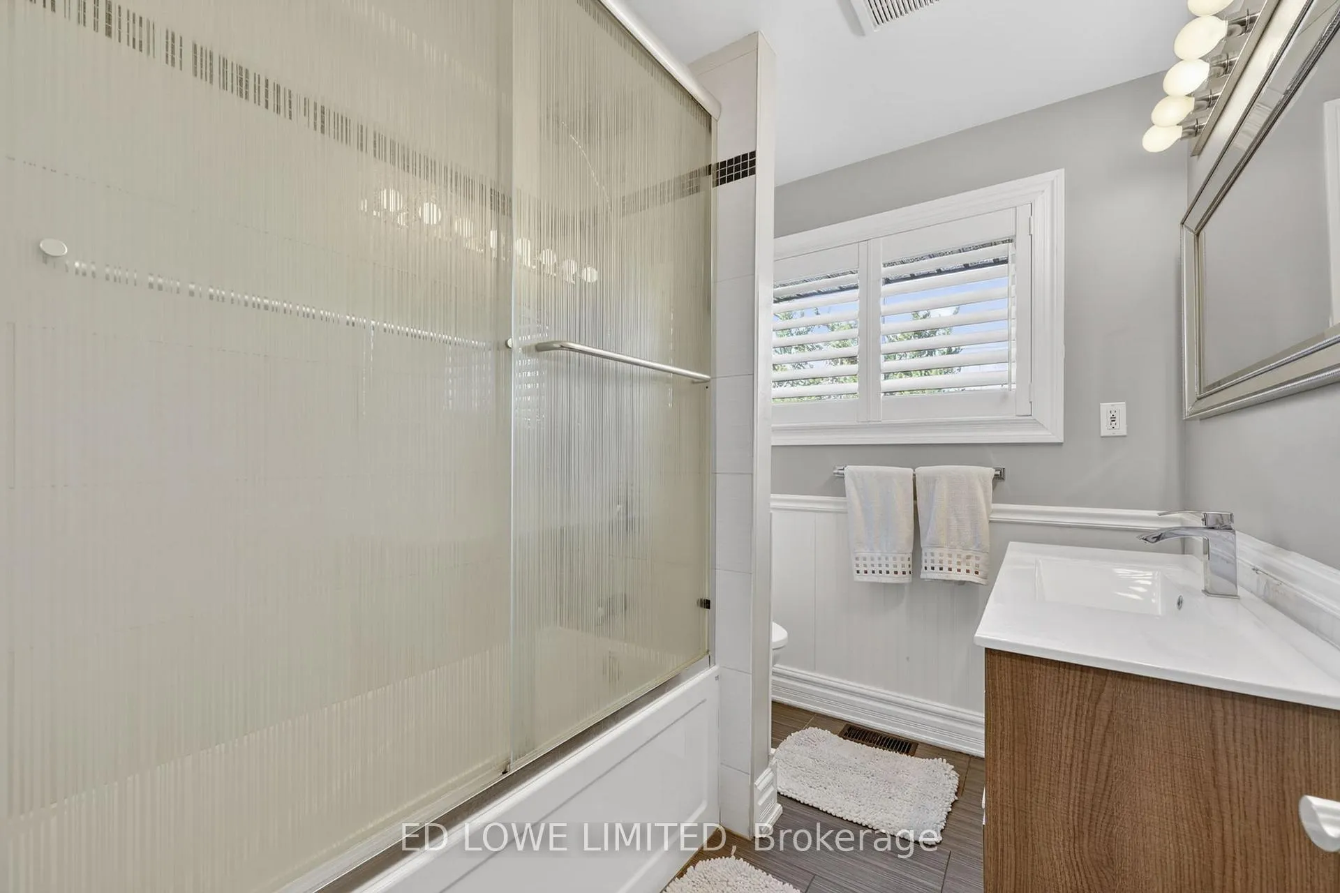 Photo 25 of 7 Howard Crescent, Barrie, Wellington — HOMEH