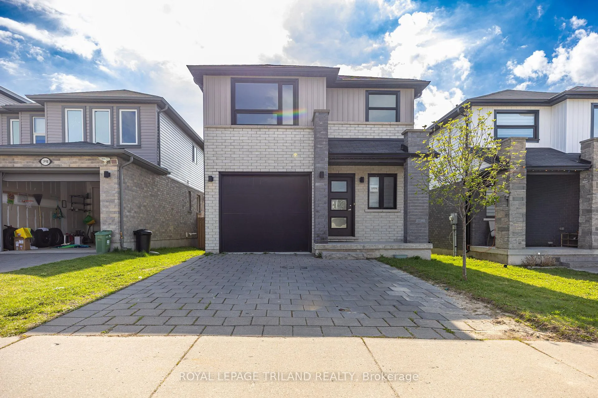 Photo 1 of 1994 Foxridge Crescent, London, North S — HOMEH