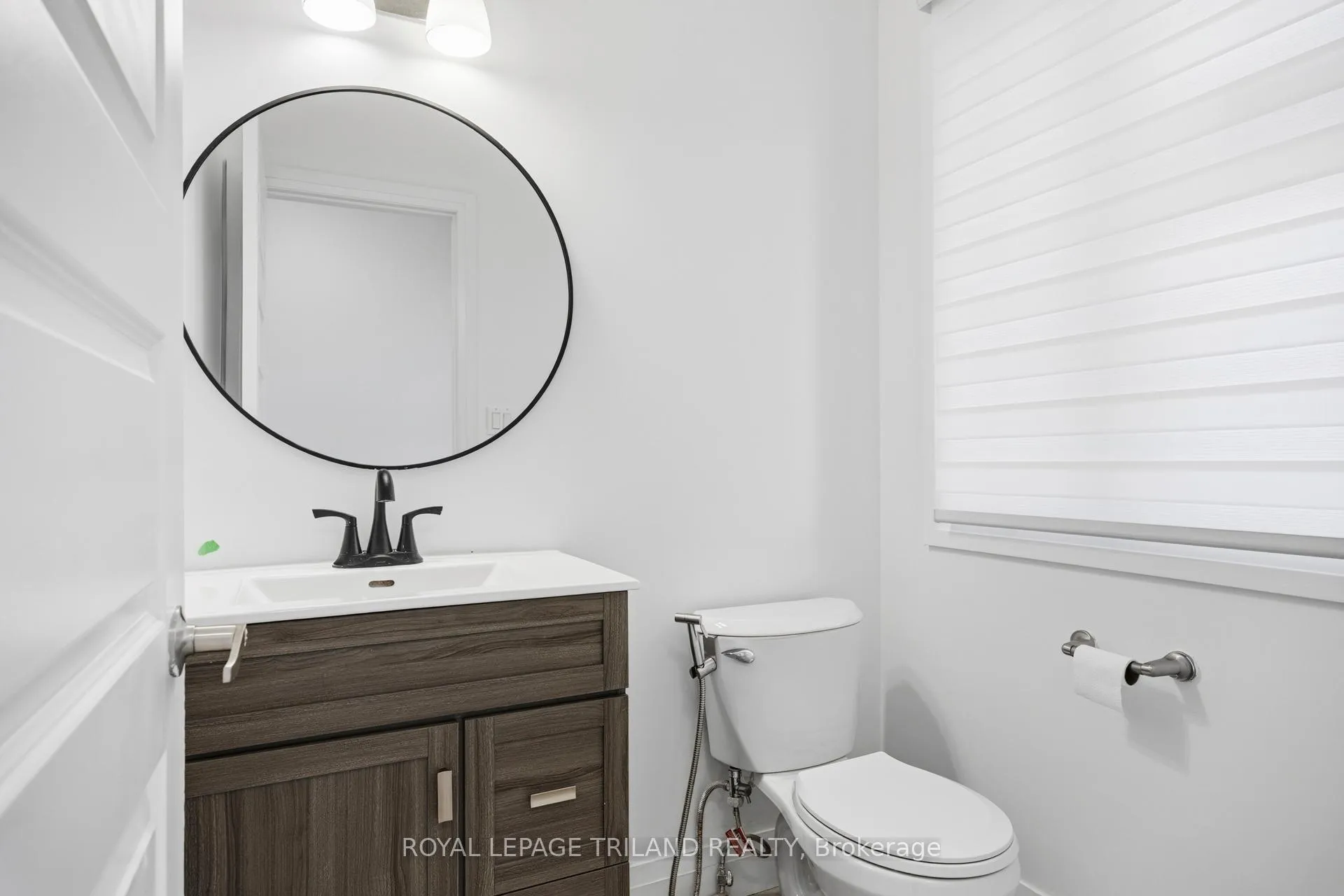 Photo 5 of 1994 Foxridge Crescent, London, North S — HOMEH