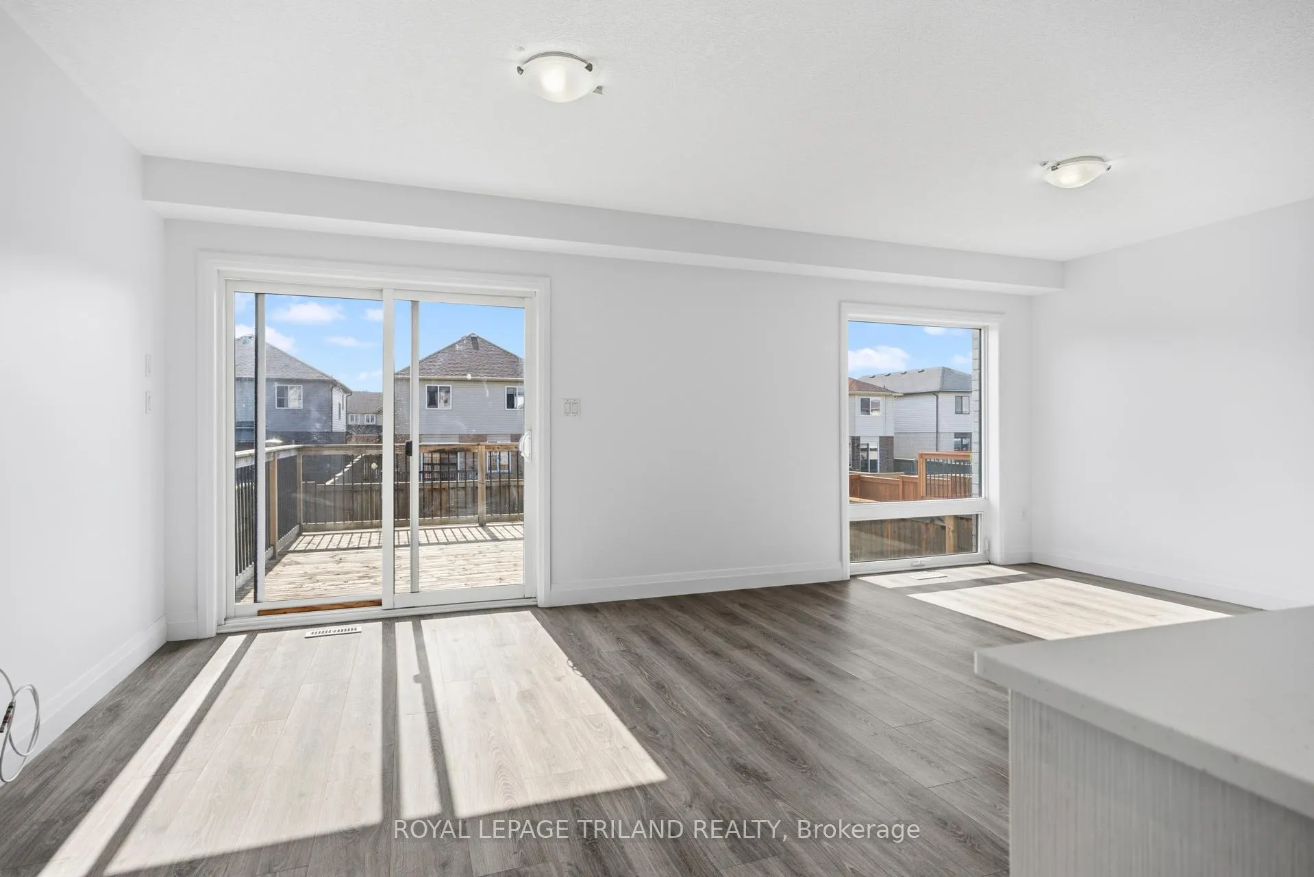 Photo 9 of 1994 Foxridge Crescent, London, North S — HOMEH