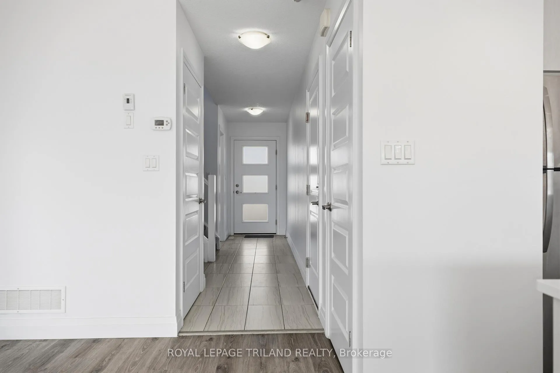 Photo 15 of 1994 Foxridge Crescent, London, North S — HOMEH
