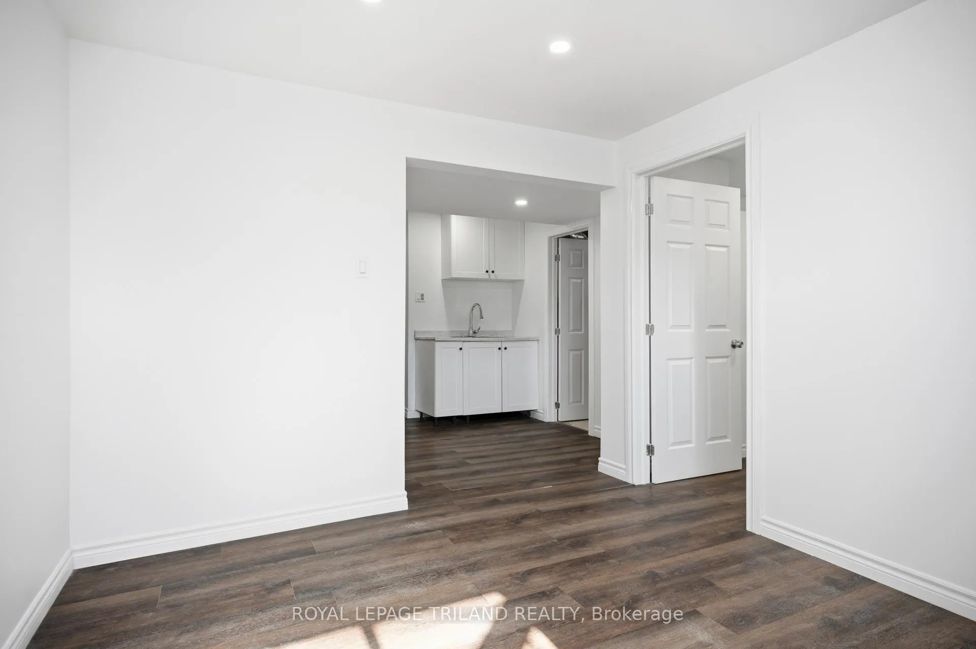 Photo 29 of 1994 Foxridge Crescent, London, North S — HOMEH