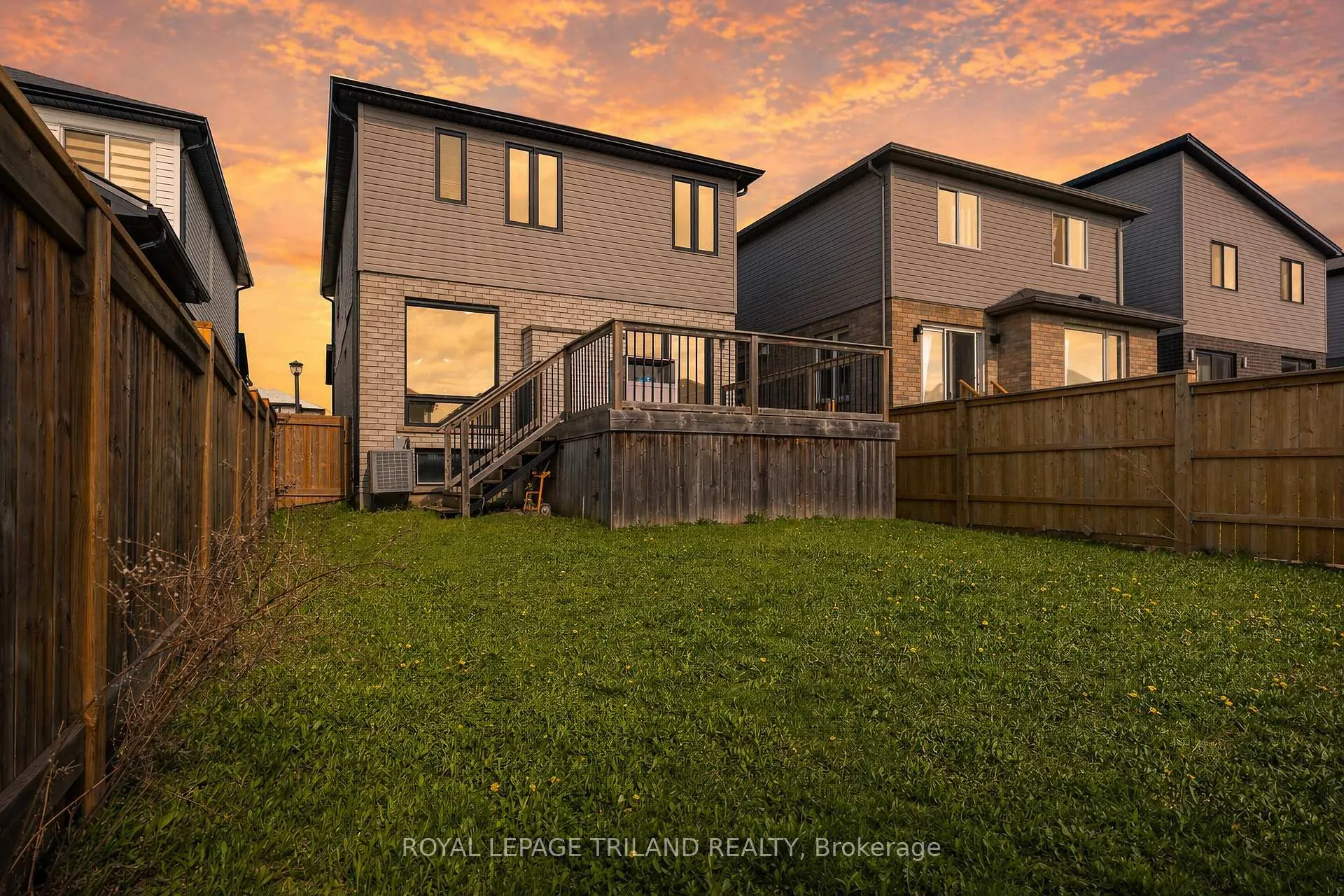 Photo 41 of 1994 Foxridge Crescent, London, North S — HOMEH