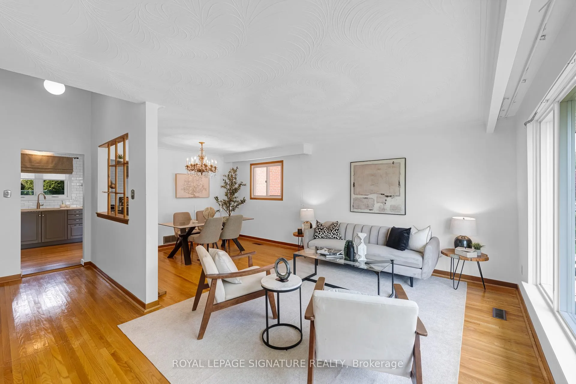 Photo 3 of 6 Munford Crescent, Toronto, O'Connor-Parkview — HOMEH