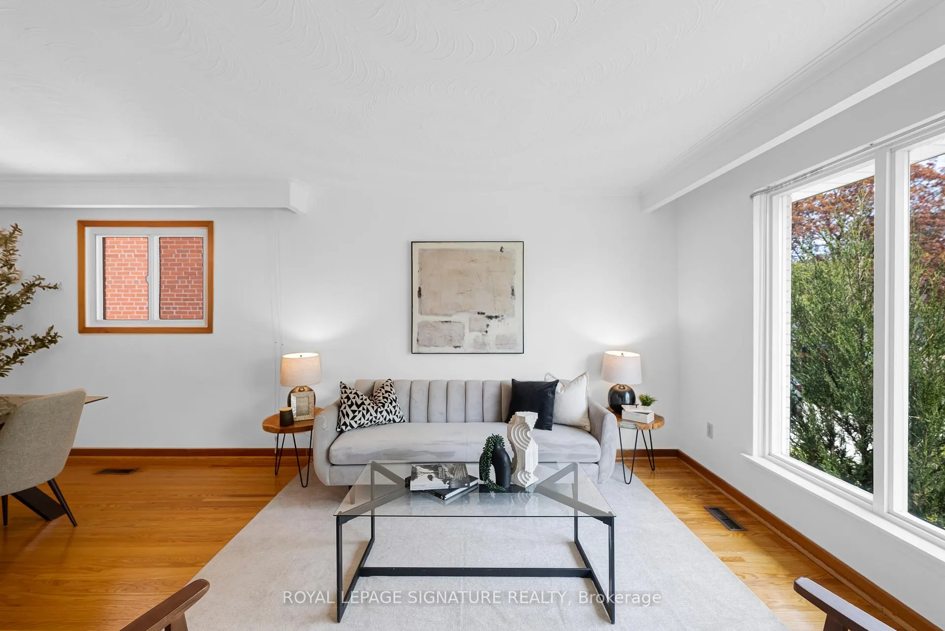 Photo 4 of 6 Munford Crescent, Toronto, O'Connor-Parkview — HOMEH