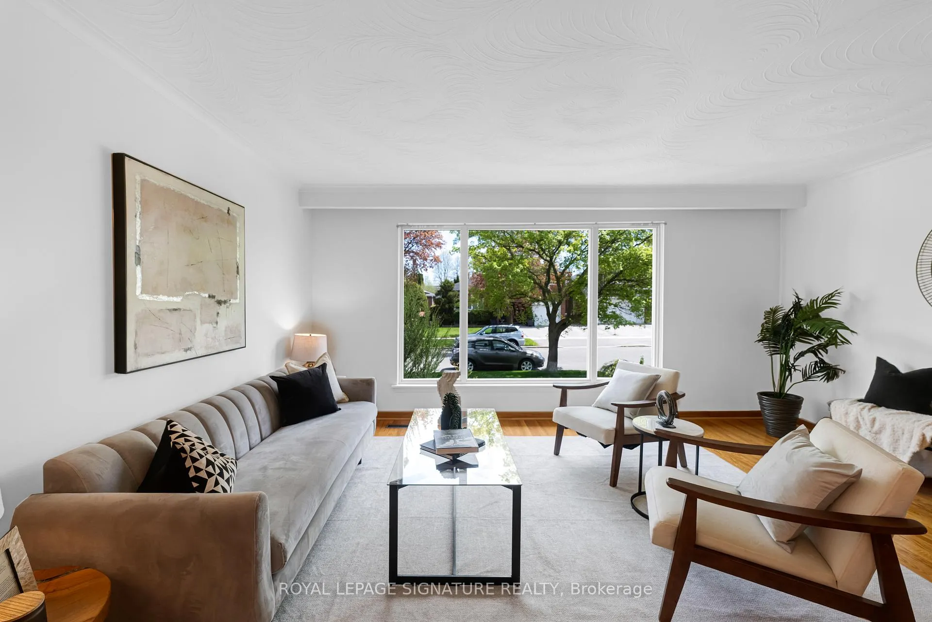 Photo 5 of 6 Munford Crescent, Toronto, O'Connor-Parkview — HOMEH
