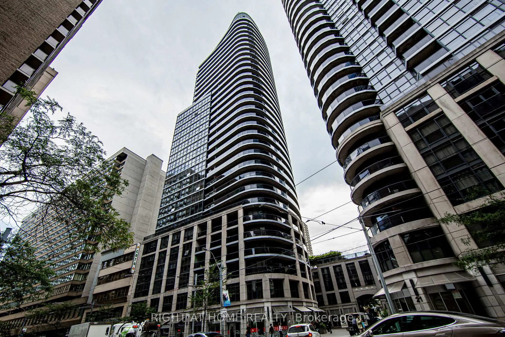 Front of Unit 406, 25 Carlton Street