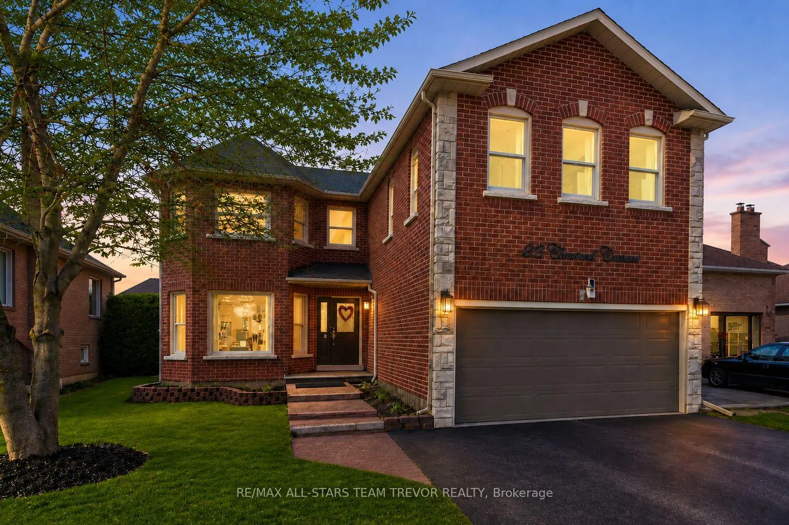 Photo 1 of 22 Chartwell Crescent, Georgina, Keswick North — HOMEH