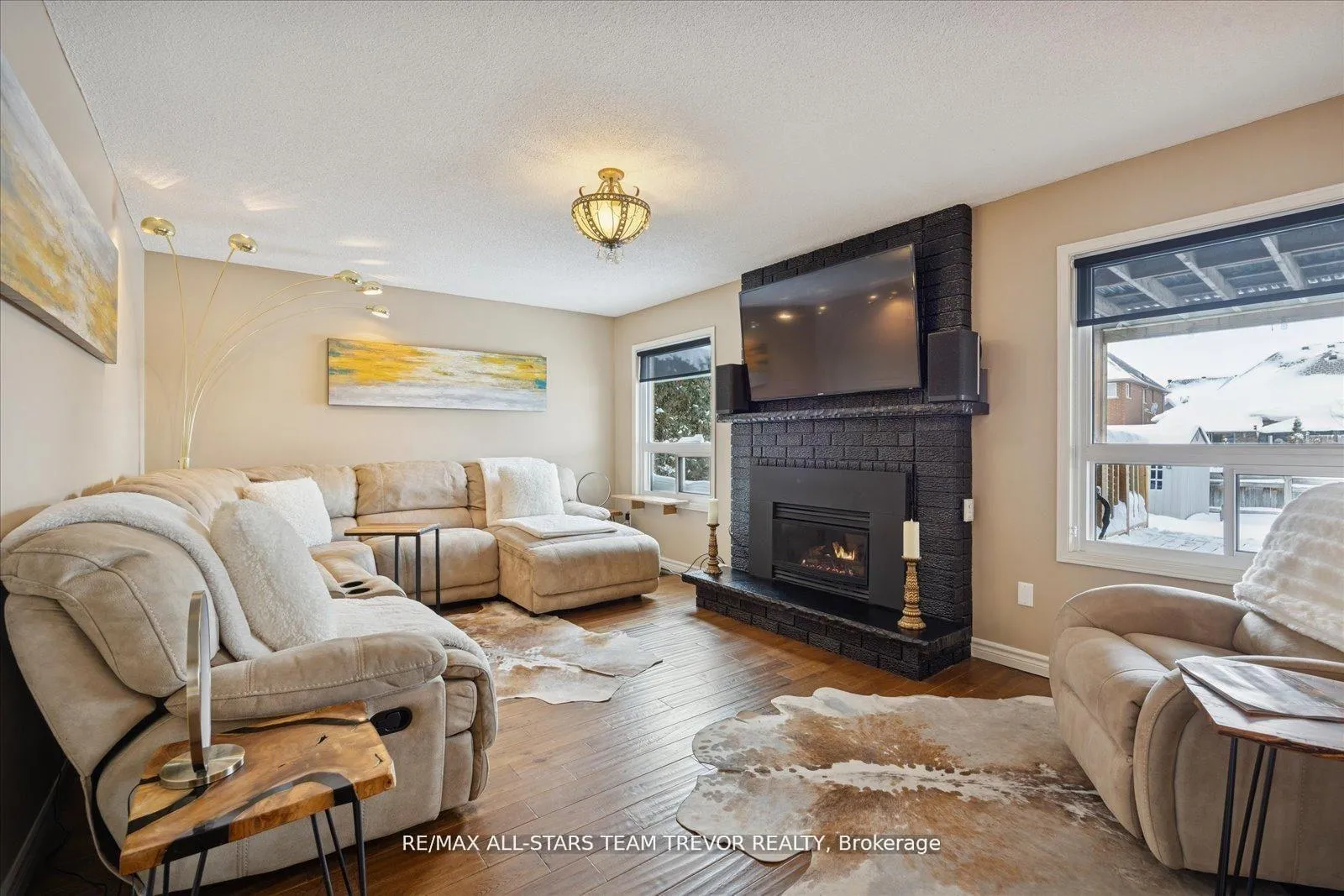 Photo 13 of 22 Chartwell Crescent, Georgina, Keswick North — HOMEH