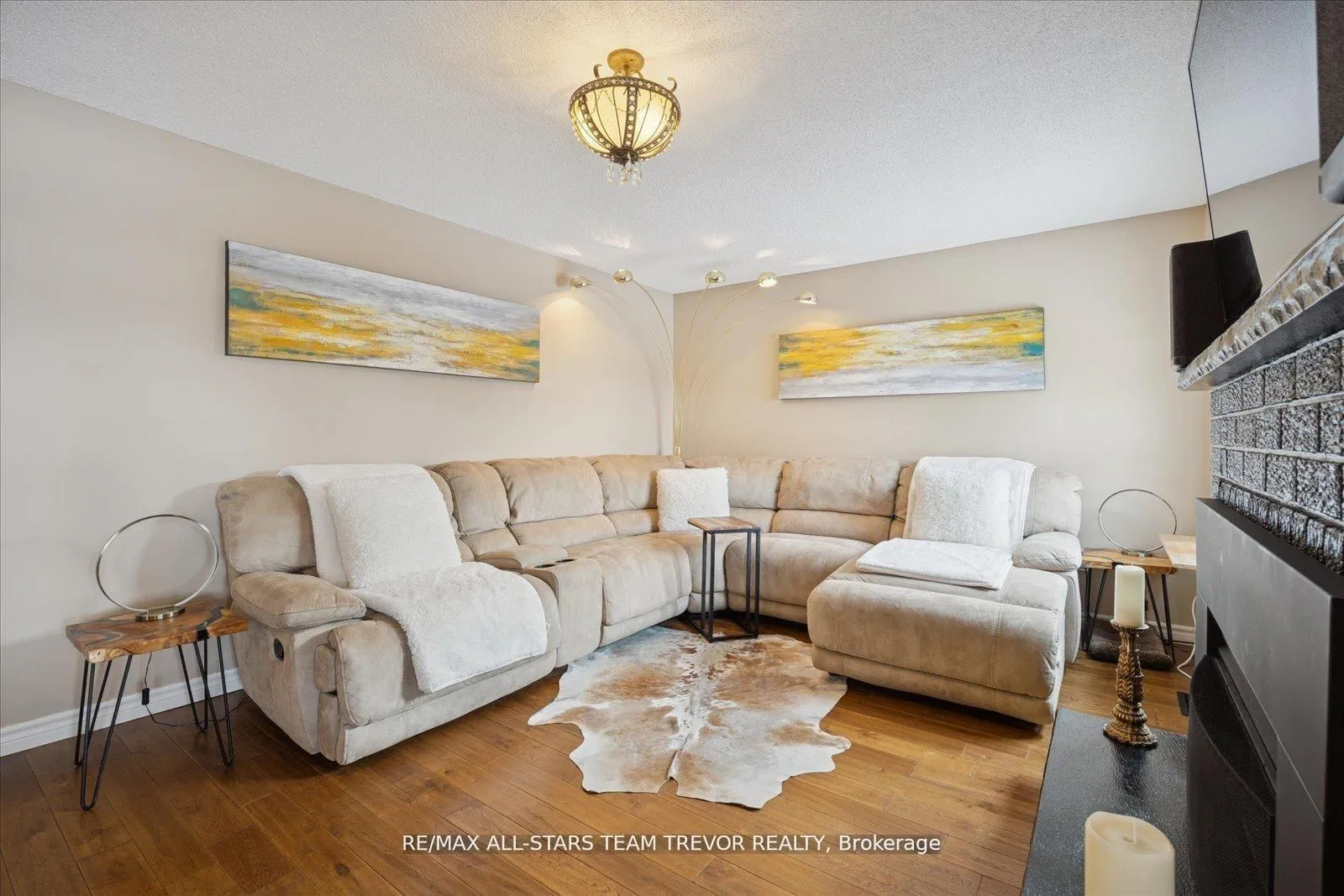 Photo 14 of 22 Chartwell Crescent, Georgina, Keswick North — HOMEH