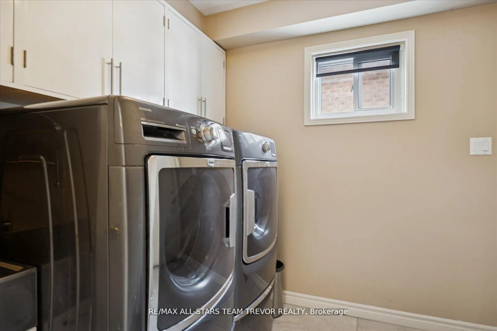 Photo 16 of 22 Chartwell Crescent, Georgina, Keswick North — HOMEH