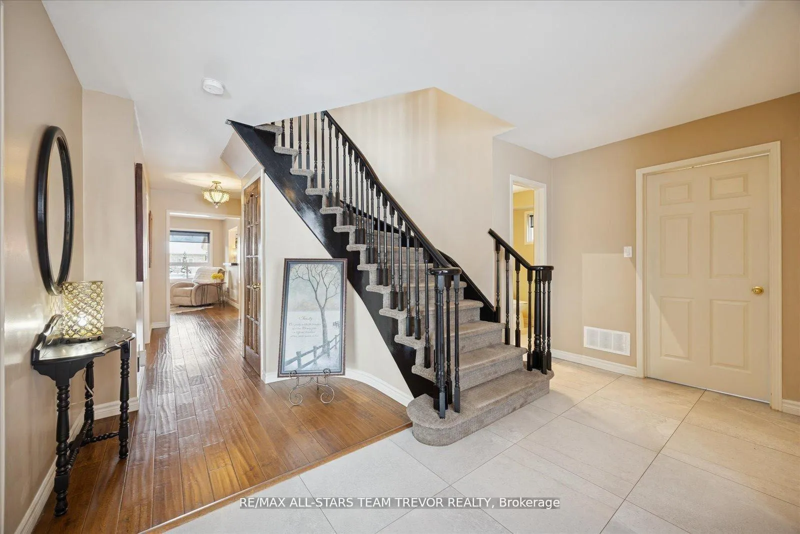 Photo 18 of 22 Chartwell Crescent, Georgina, Keswick North — HOMEH