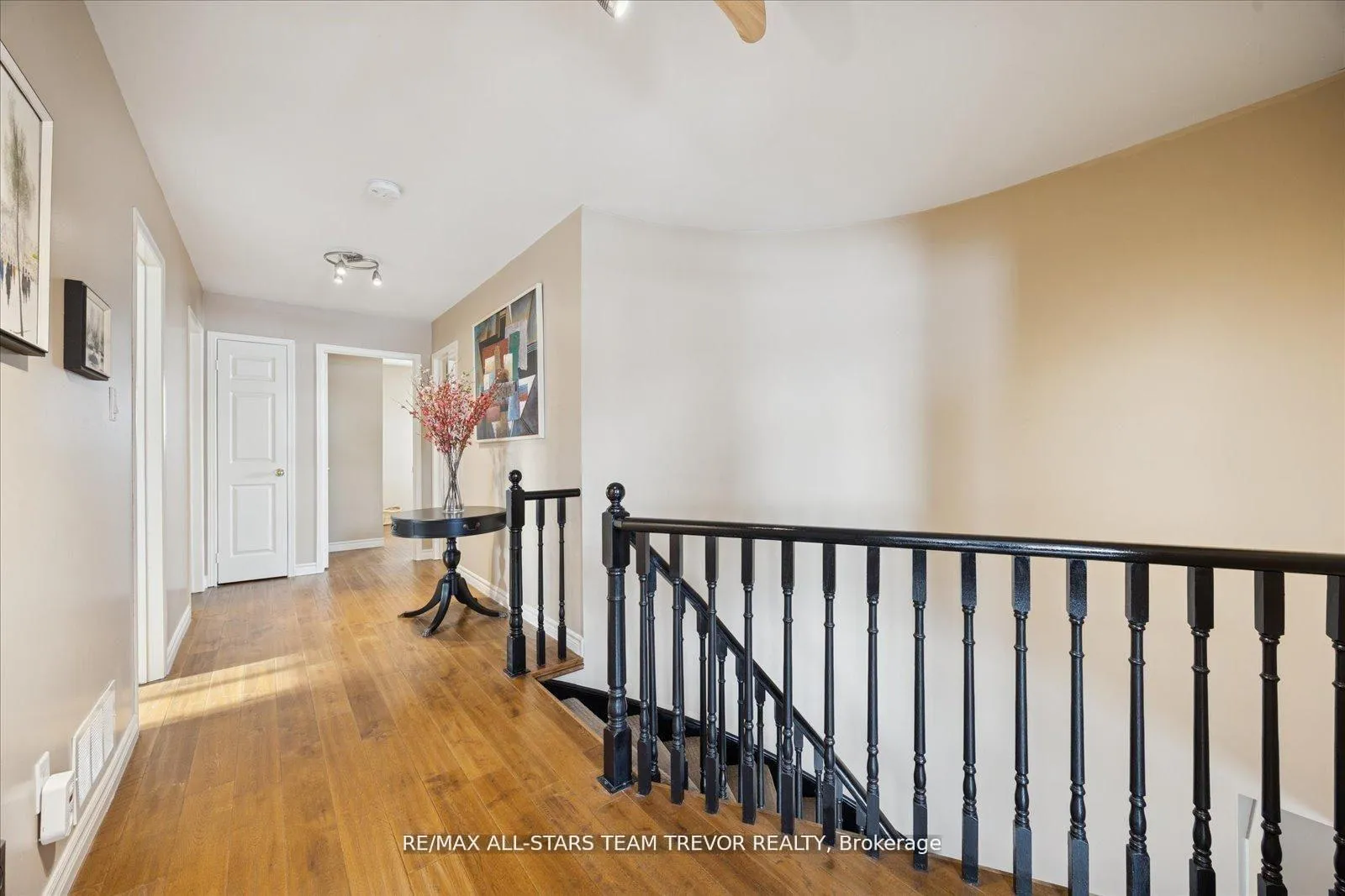 Photo 19 of 22 Chartwell Crescent, Georgina, Keswick North — HOMEH