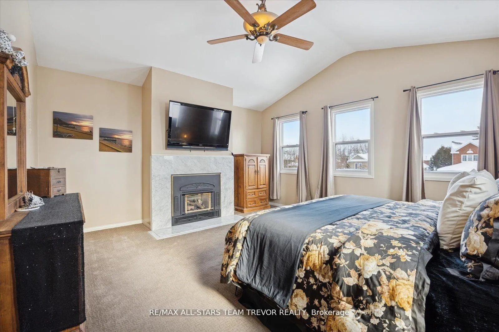 Photo 21 of 22 Chartwell Crescent, Georgina, Keswick North — HOMEH