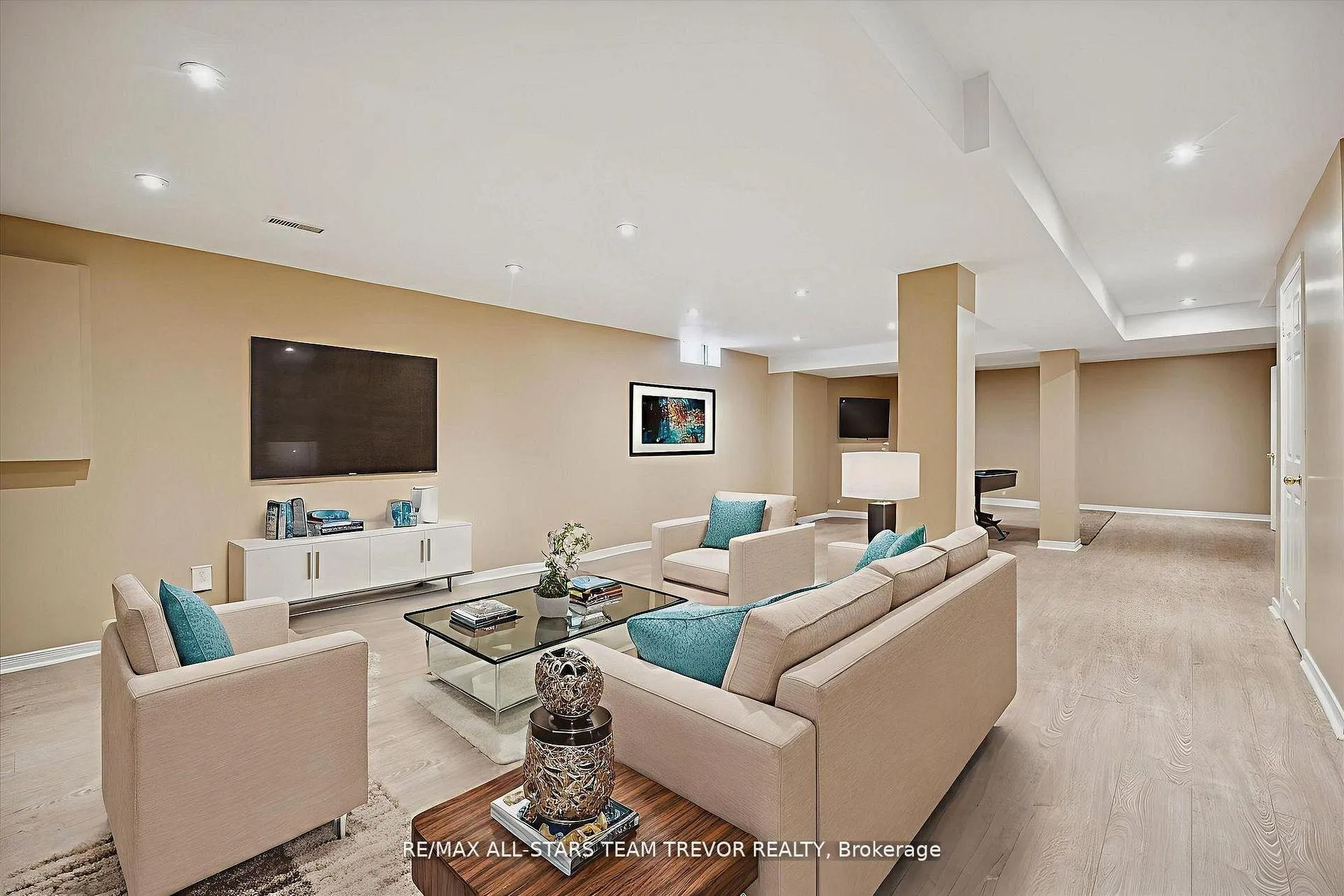 Photo 35 of 22 Chartwell Crescent, Georgina, Keswick North — HOMEH